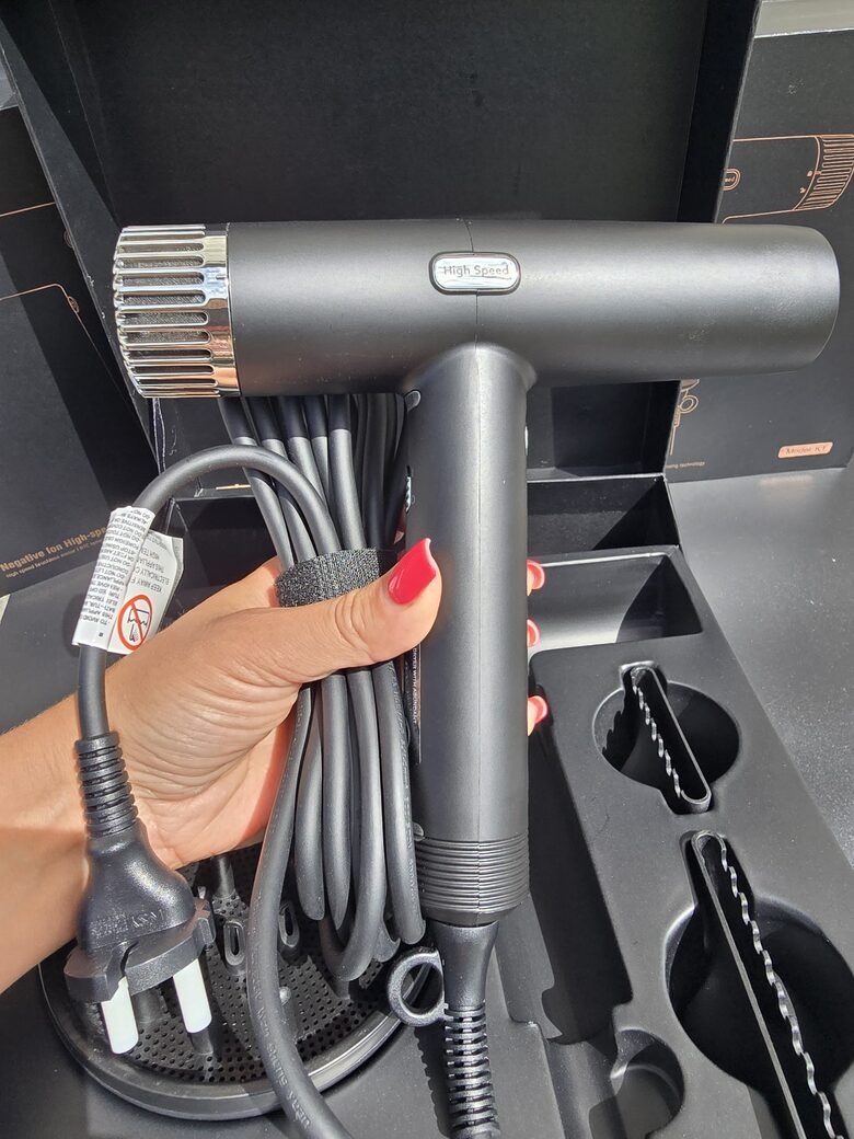 Profesionālais ātras jaudas fēns